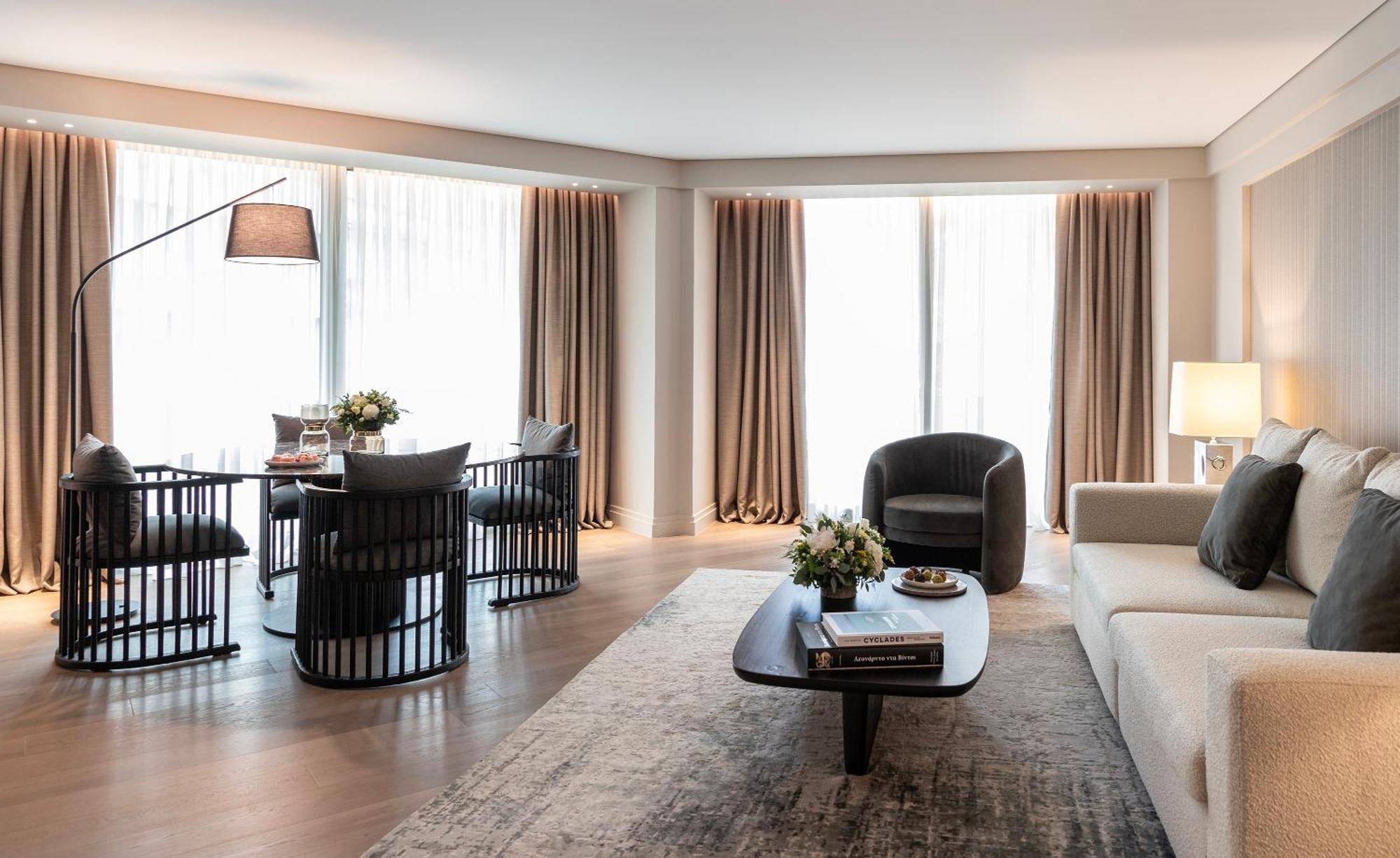 Njv Plaza Hotel 5*