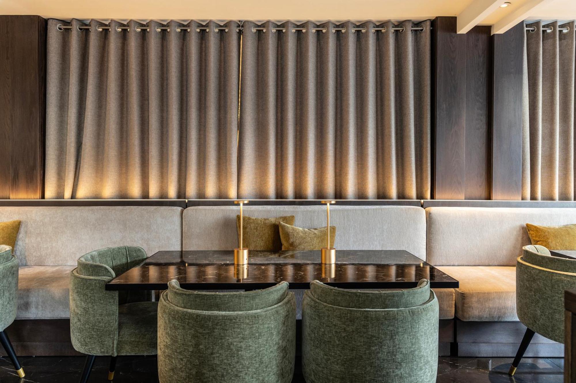 Njv Plaza 5* Atény