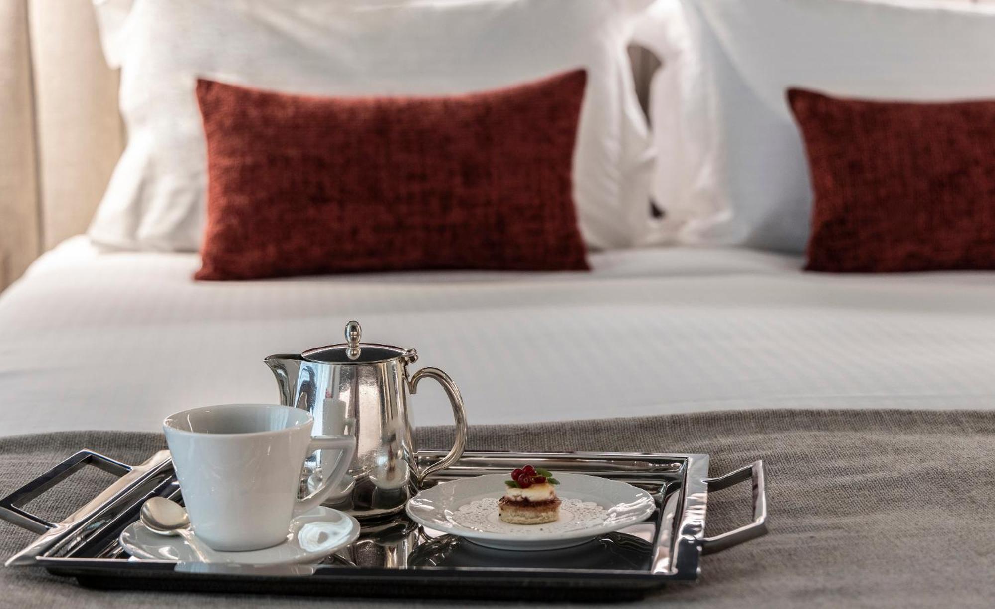 Njv Plaza Hotel