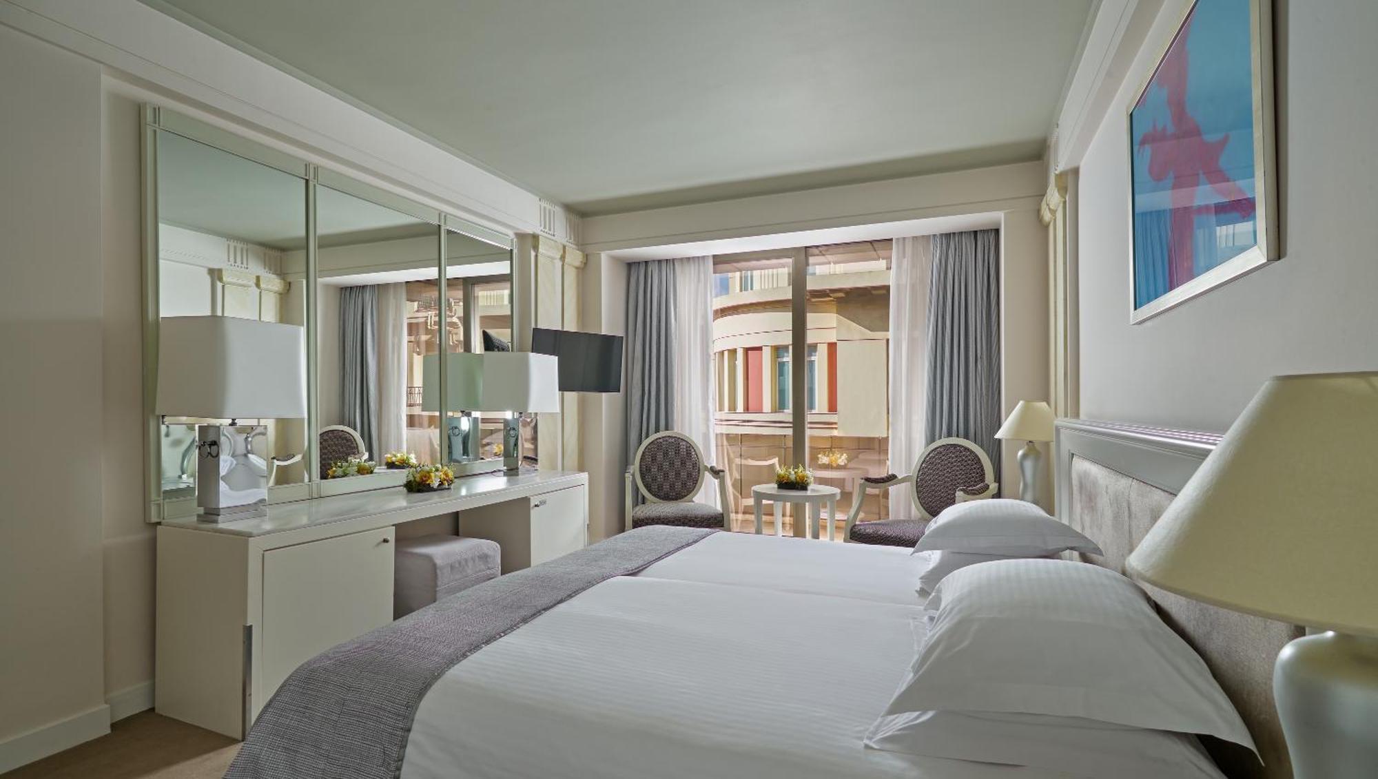 Njv Plaza Hotel 5*